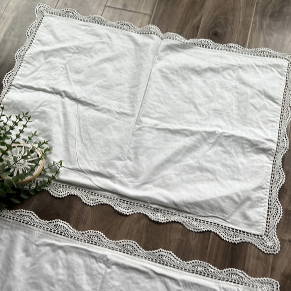 VINTAGE Farmhouse Eyelet lace standard full/Queen pillow cases - NEW - Picture 5 of 6